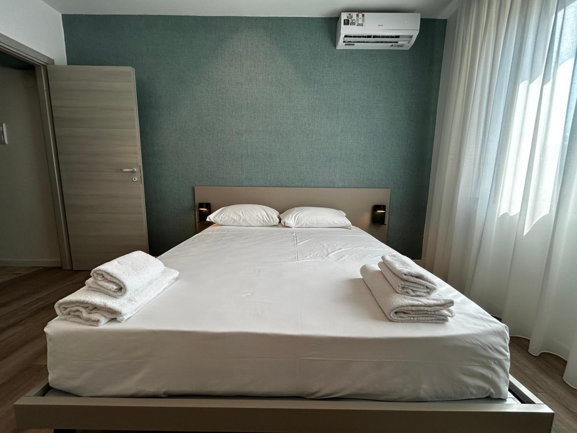 Catullo Lounge And Rooms Near The Airport Caselle  Екстериор снимка