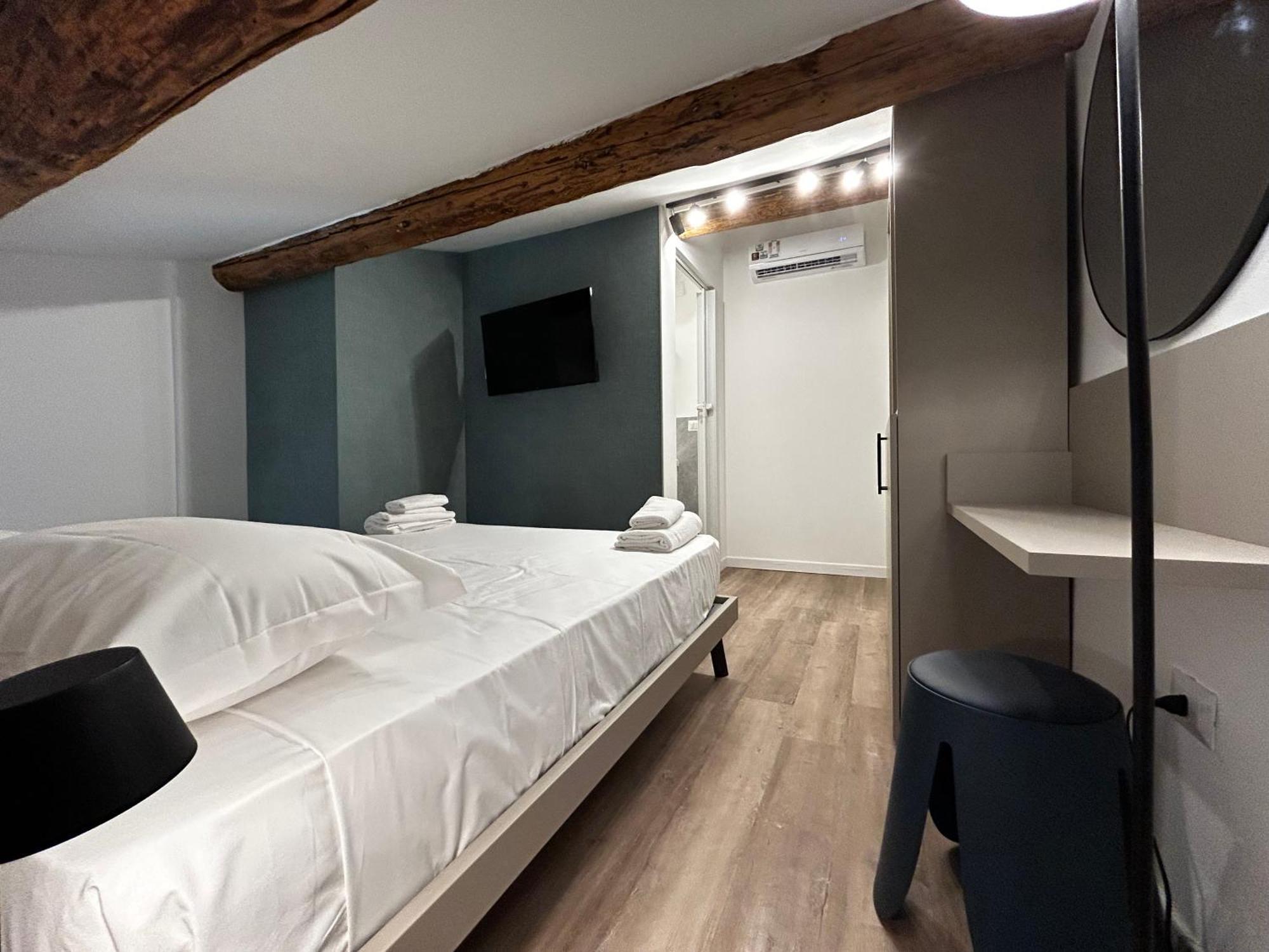 Catullo Lounge And Rooms Near The Airport Caselle  Екстериор снимка