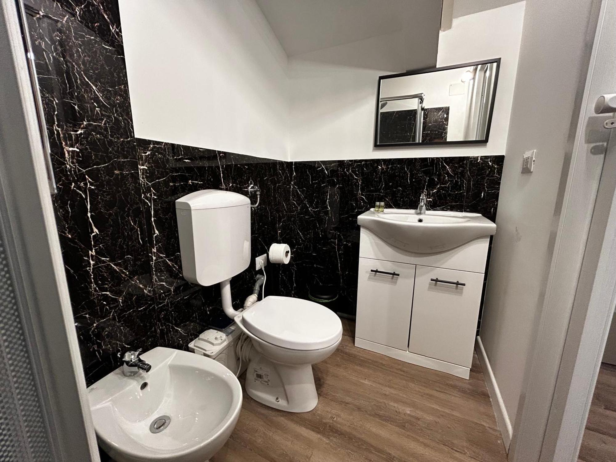 Catullo Lounge And Rooms Near The Airport Caselle  Екстериор снимка